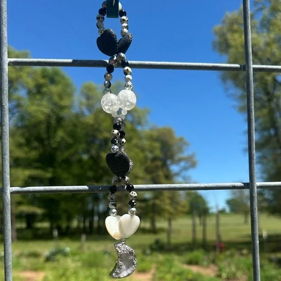 Druzy MoonDust HangCharm (Seashell hearts,Dalmatian Jasper,black obsidian - Picture 4 of 7